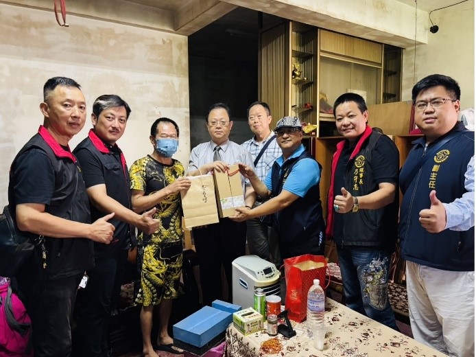 南投地檢攜手南投更保與榮觀端午節關懷行動照片