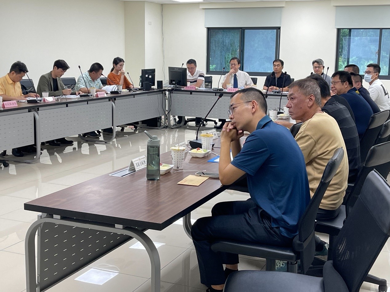 郭景東檢察長(中左一)主持罷免查察會議